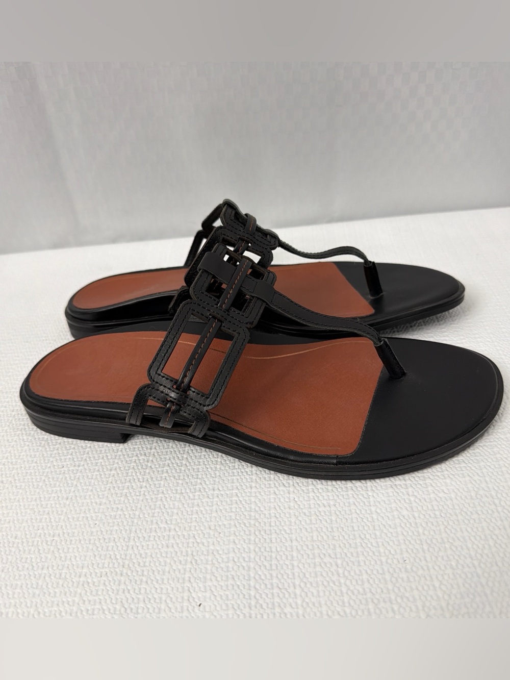 Vionic Black and Brown Leather Toe-Post Sandals